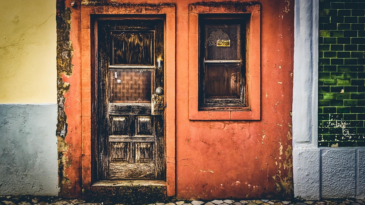 Storefront entrance in Louisville